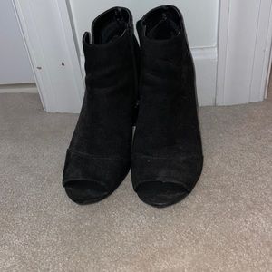 High heel black shoes